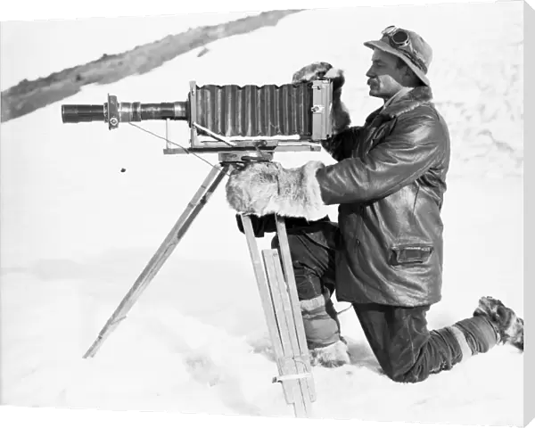 Herbert Ponting with his telephoto apparatus. January 30th 1912