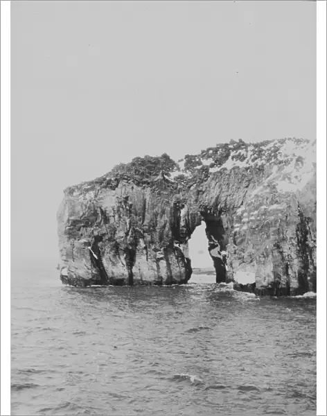 Scott Island. Rock formation