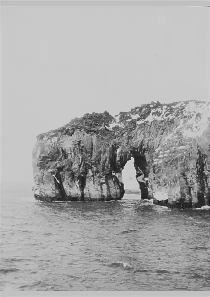 Scott Island. Rock formation