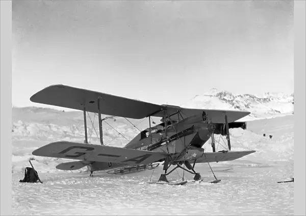 Aeroplane on ice - fitted with skis - Base