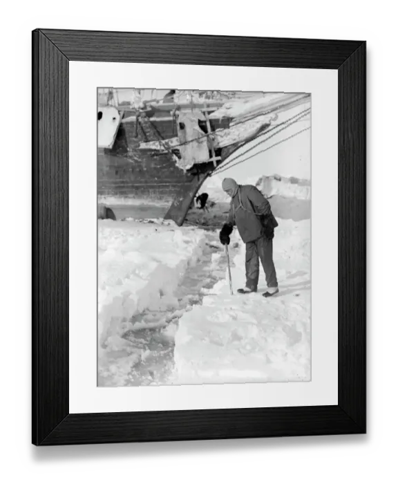 Framed Print : The floe cracking up, 29th September 1915 Framed Print : The floe cracking up, 29th September 1915