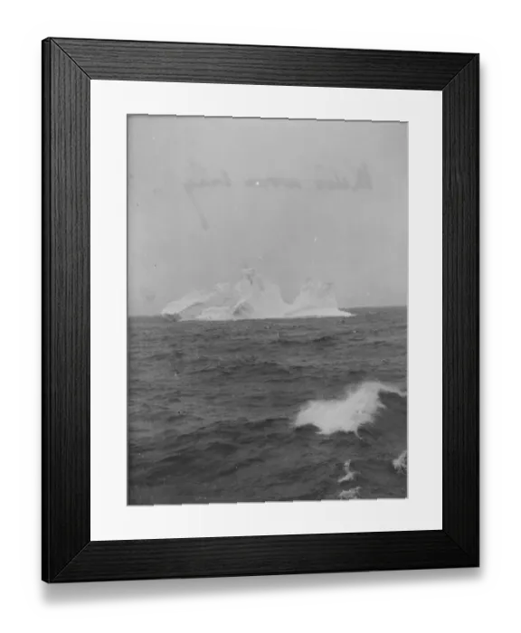Framed Print : Water warm berg