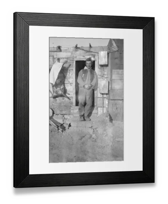 Framed Print : Maxime Charles Lester at Waterboat Point, Paradise Bay