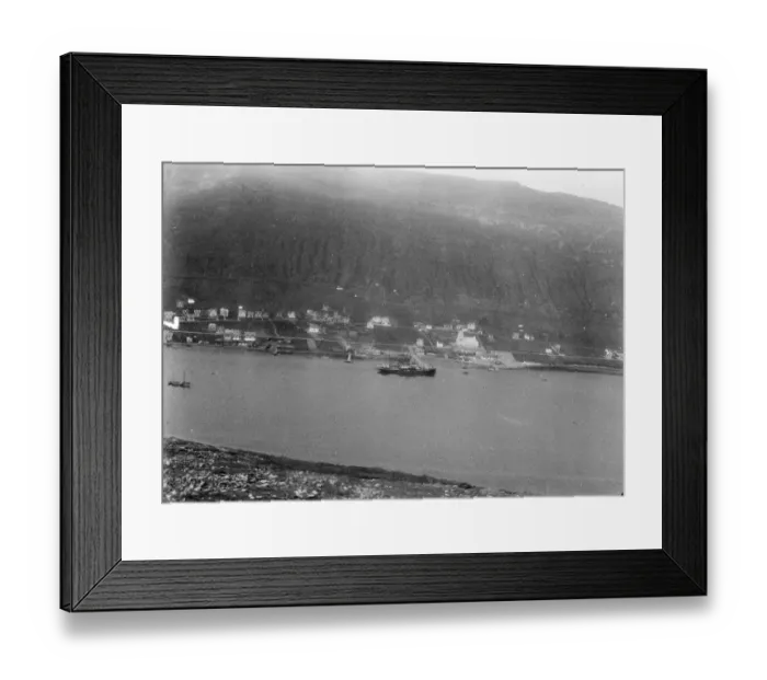 Framed Print : The town of Vagur on Sudero, in the Faroe Islands