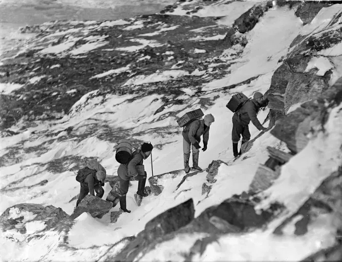 Framed Print : Gino Watkins, Quintin Riley, Martin Lindsay and John Rymill climbing with loads