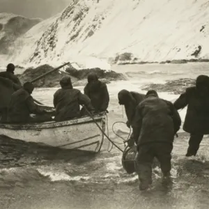 Ernest Shackleton going out to board the relief boat