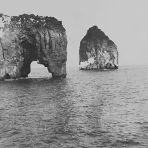 Scott Island. Rock formation