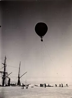 British National Antarctic Expedition 1901-04 (Discovery) Gallery: The Balloon