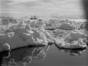 Images Dated 10th April 2015: Beautiful broken ice, reflections and Terra Nova. January 7th 1911
