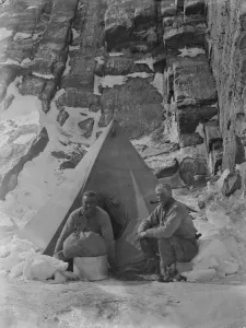 Debenham Gallery: Crescent Bay, Duke of York Island