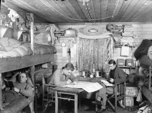British Arctic Air Route Expedition 1930-31 Gallery: Edward Bingham, Alfred Stephenson, Quintin Riley and N. H. D Aeth in hut