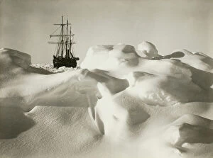 Sailing Ship Gallery: Endurance in the pack ice much resembling a billowy sea