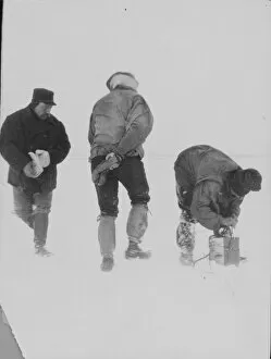 Antarctic Relief Expeditions 1902-04 Collection: Firing a mine
