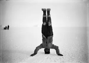 : Herbert Ponting standing on his head