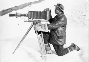 British Antarctic Expedition 1910-13 (Terra Nova) Gallery: Herbert Ponting with his telephoto apparatus. January 30th 1912