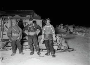 : Lt Henry Bowers, Dr Edward Wilson and Apsley Cherry-Garrard beside their sledge