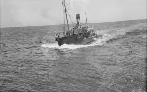 British Expedition to Graham Land, 1920-22 Collection: Open sea and whale catcher Scott