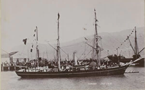 Images Dated 5th October 2020: S. Y. Nimrod leaving Lyttleton for the South on January 1st 1908