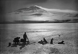 British Antarctic Expedition 1910-13 (Terra Nova) Collection: Smoke cloud from Mount Erebus. January 15th 1911