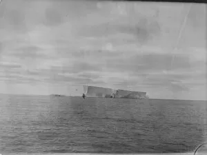 Antarctic Relief Expeditions 1902-04 Gallery: Tabular iceberg