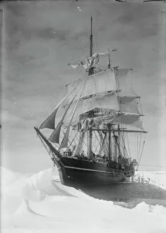 Images Dated 10th April 2015: The Terra Nova held up in the pack ice. December 13th 1910