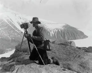 Debenham Gallery: Thomas Griffith Taylor photographing